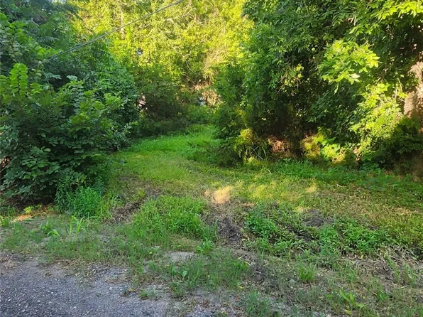 1216 Saint John St, Greenville, TX 75401