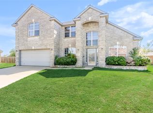 2415 Frontier Dr, Grand Prairie, TX 75052