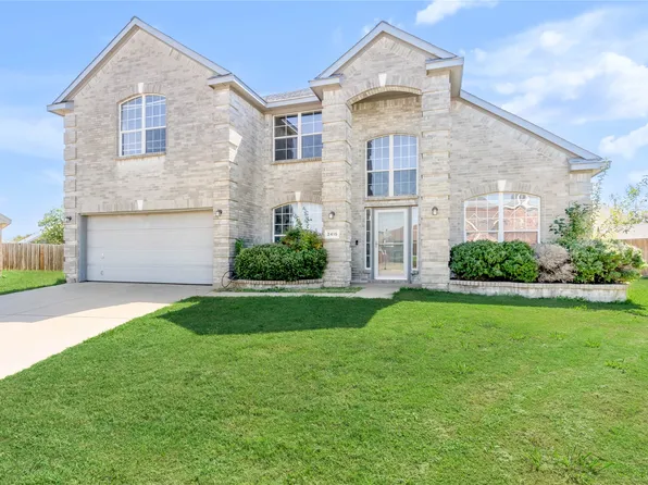 2415 Frontier Dr, Grand Prairie, TX 75052