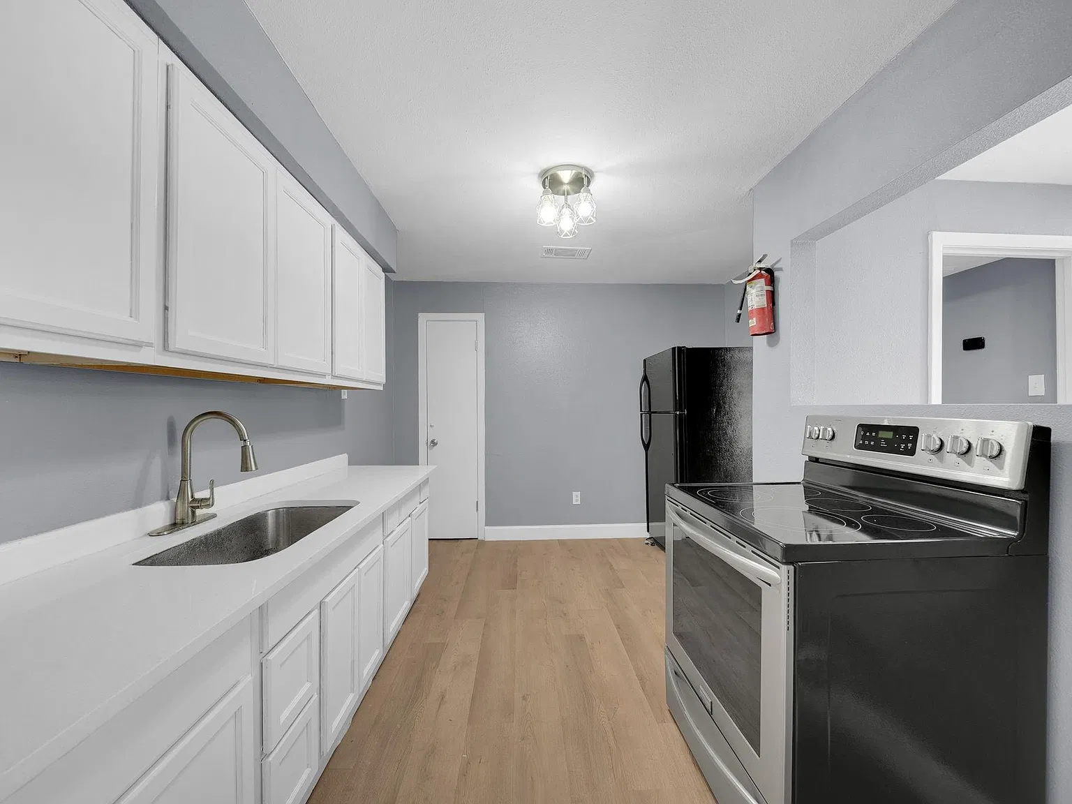 3 bed, 2.0 bath, 1212 sqft, $1,850 — Photo 4