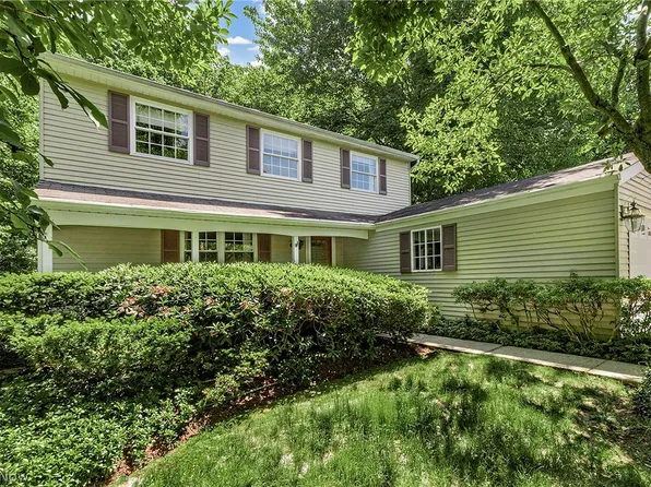 9090 Aileen Dr, Mentor, OH 44060