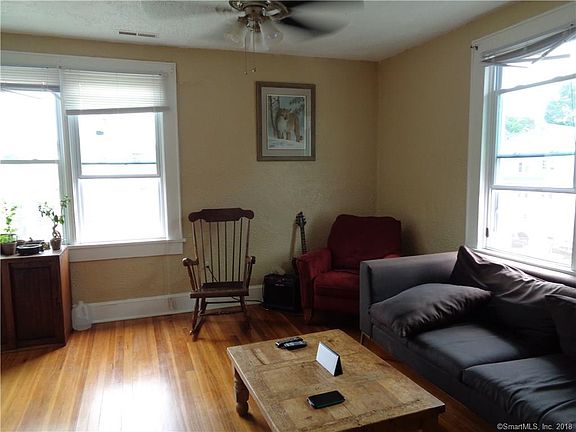 5th image of 452-456 Lincoln Ave