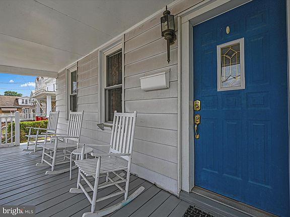 4th image of 141 Haven St