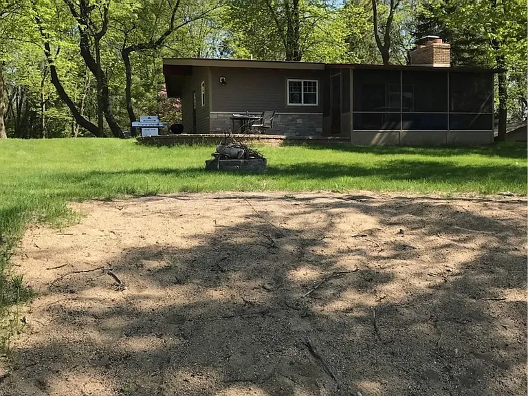 10713 Mitchell Ln — Photo 2