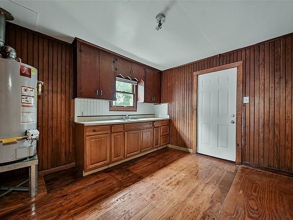5th image of 5527 Eskridge St