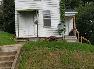 41 Chestnut St, Leetonia, OH 44431