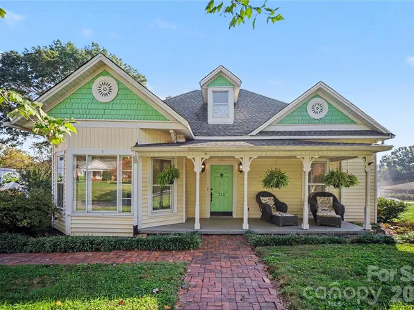 743 S College Ave, Newton, NC 28658