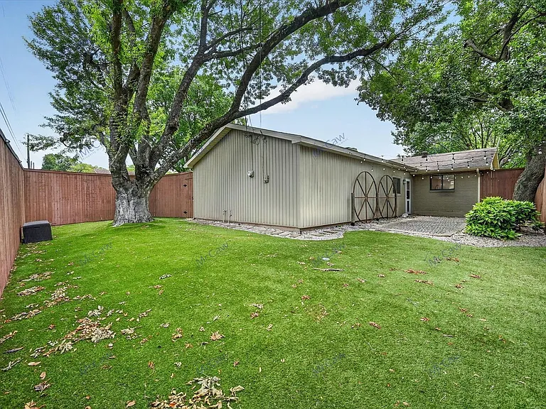 3827 Clubway Ln — Photo 15