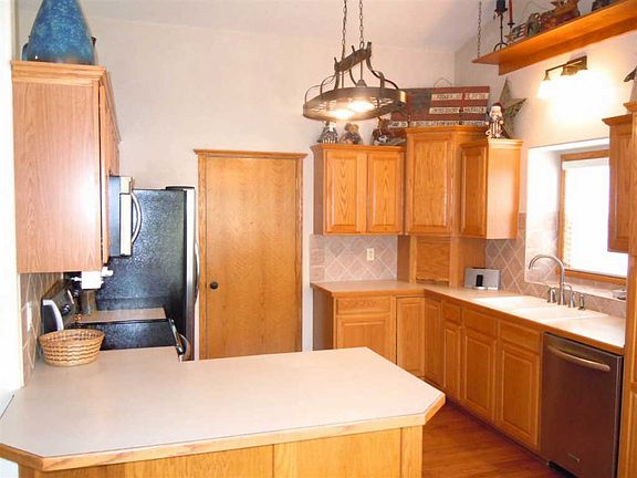 5th image of 811 N Candia Cir