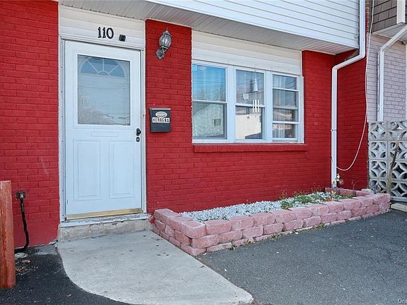 3rd image of 110 Roosevelt Dr