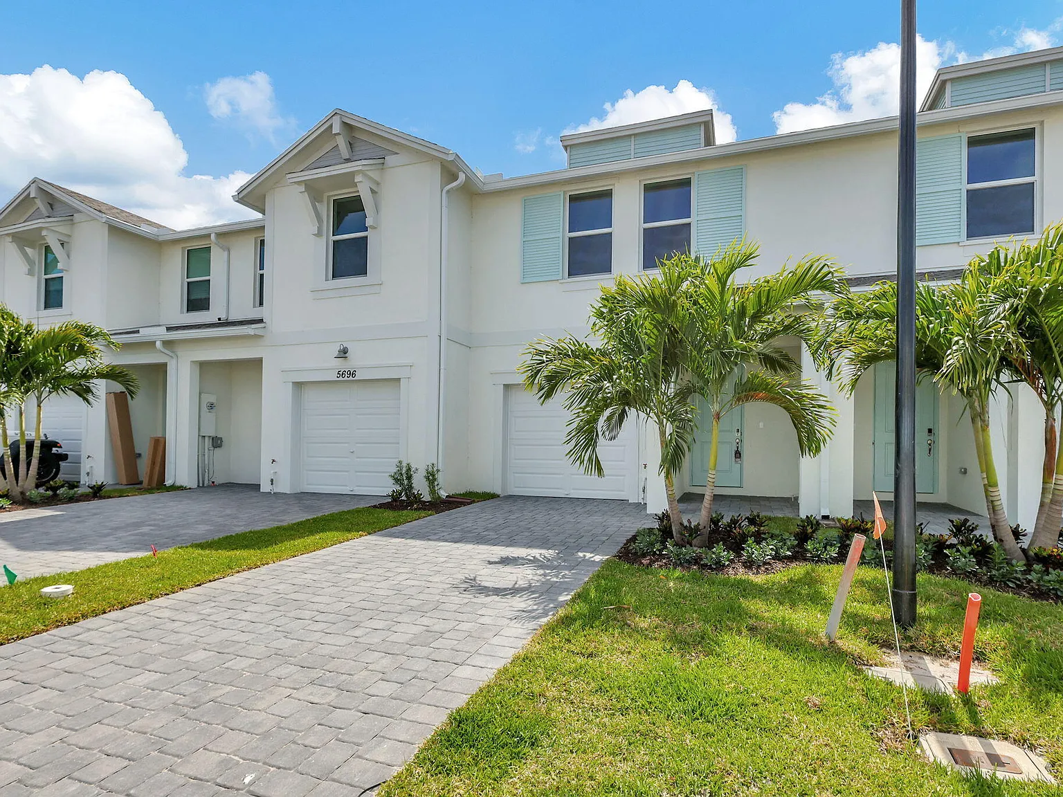 3 bed, 2.5 bath, 1475 sqft, $2,700 — Photo 2