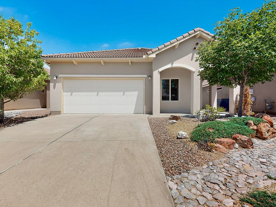 1st image of 820 Golden Yarrow Trl