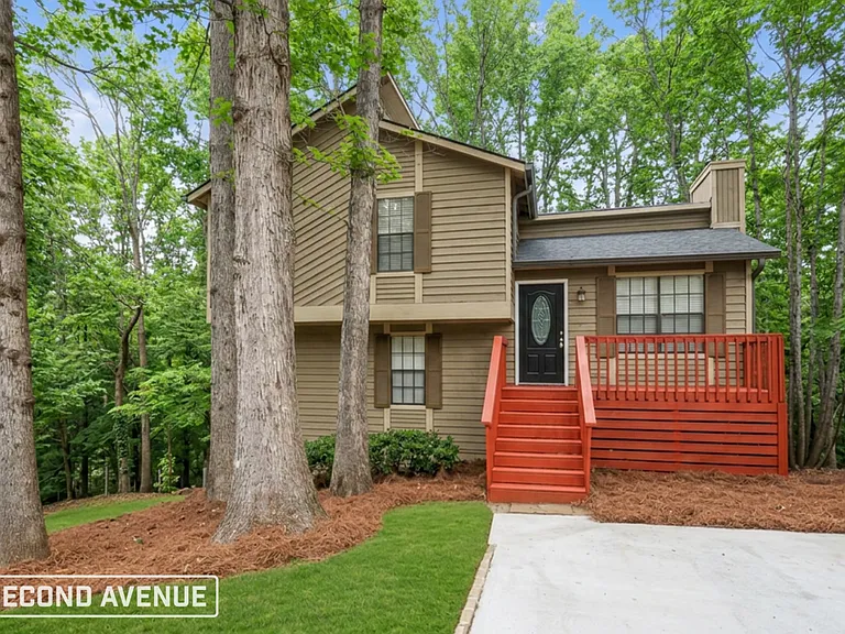 643 Inland Way NW — Photo 1