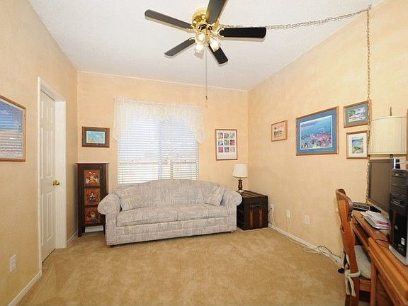 5th image of 574 Parkside Dr
