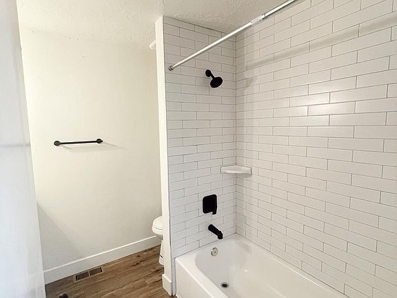 4th image of 285 E Whitlock Ave #8