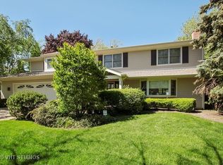 3450 River Falls Dr, Northbrook, IL