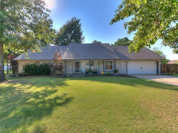 2603 Indian Springs Dr, Harrah, OK 73045