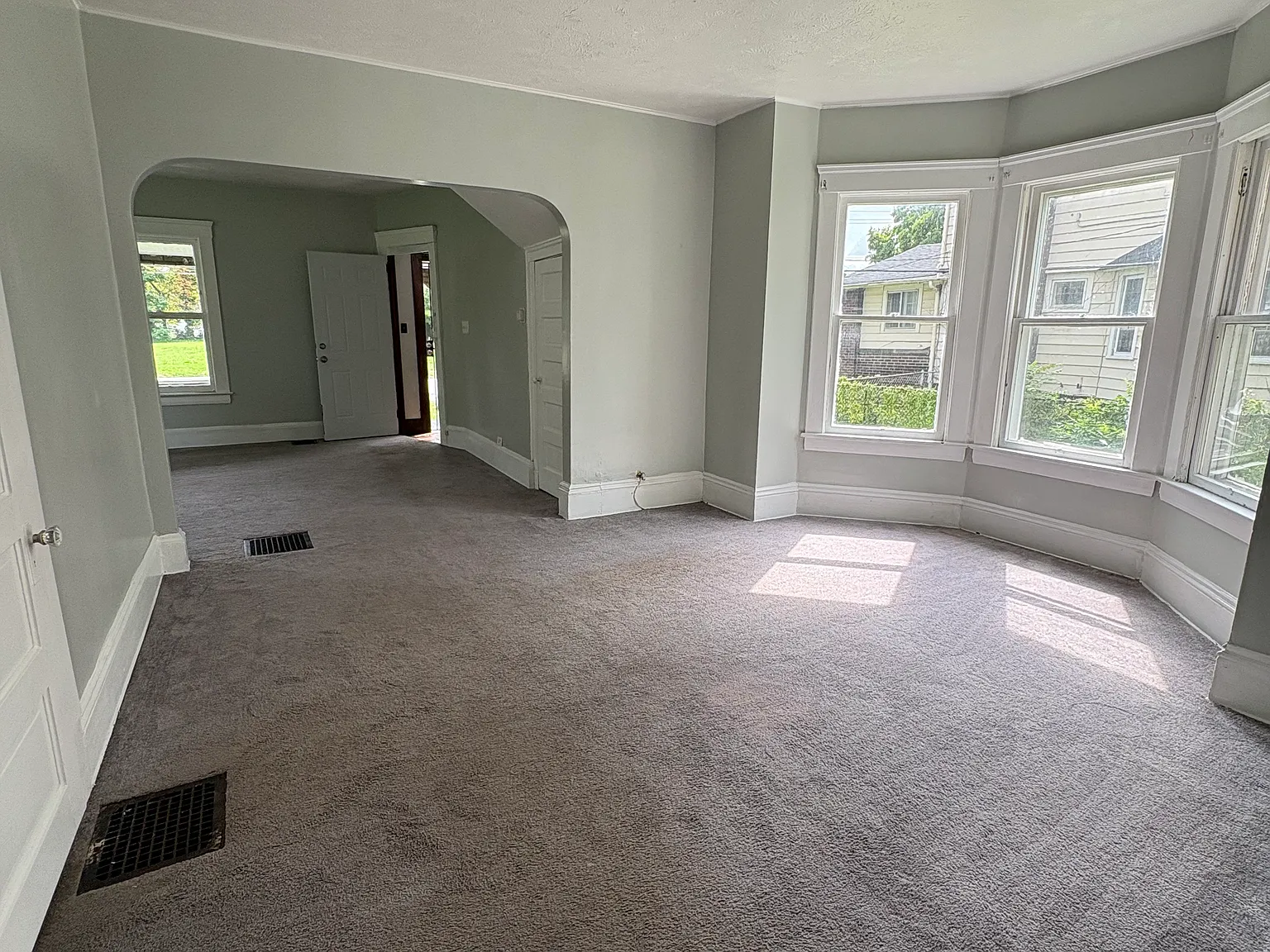 2 bed, 840 sqft, $825 — Photo 2