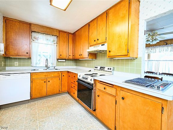 4th image of 8208 Southington Dr