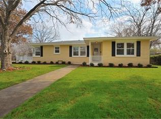 4504 Cummings Dr E, North Richland Hills, TX 76180