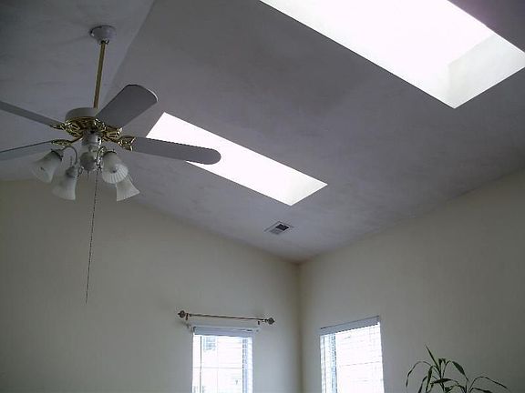 3rd image of 128 Chanticlair Dr