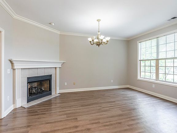 5th image of 4376 Clearwater Way