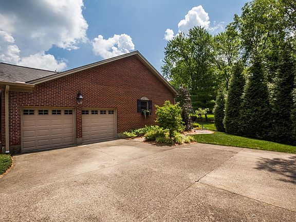 5th image of 2925 Campus Dr