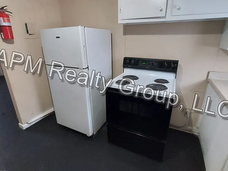 2715D Howell Ave — Photo 5