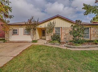 703 W Embercrest Dr, Arlington, TX 76017