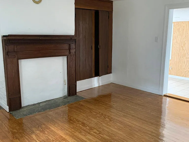 112 N Maple St — Photo 6
