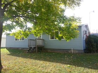 409 Riverview Ct, Fremont, WI 54940