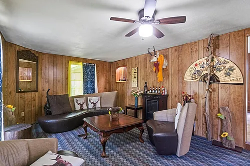 465 Pecan Photo 1