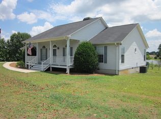 96 Walker Lake Dr, Carrollton, GA 30117