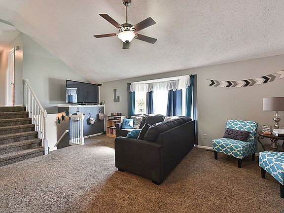 4th image of 1218 Beaver Lake Blvd
