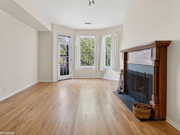 2nd image of 4621 N Magnolia Ave #3