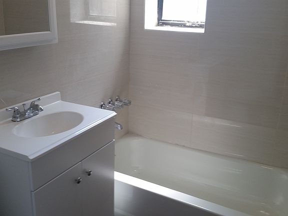 5th image of 682 Ocean Ave #3R