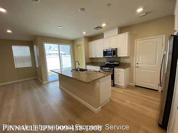 3rd image of 14389 Figueroa Ln