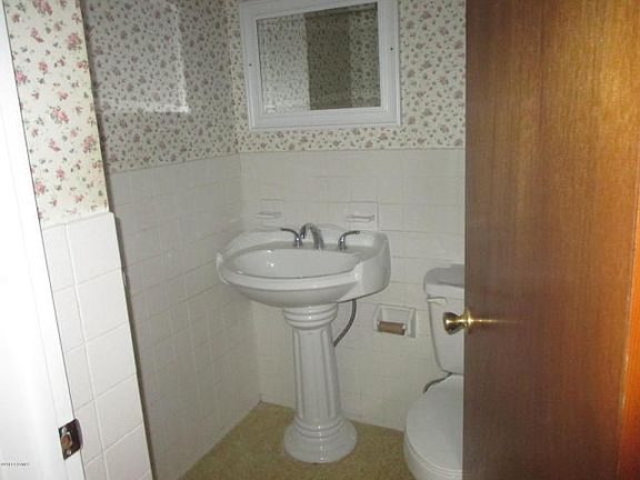 First floor full bathroom