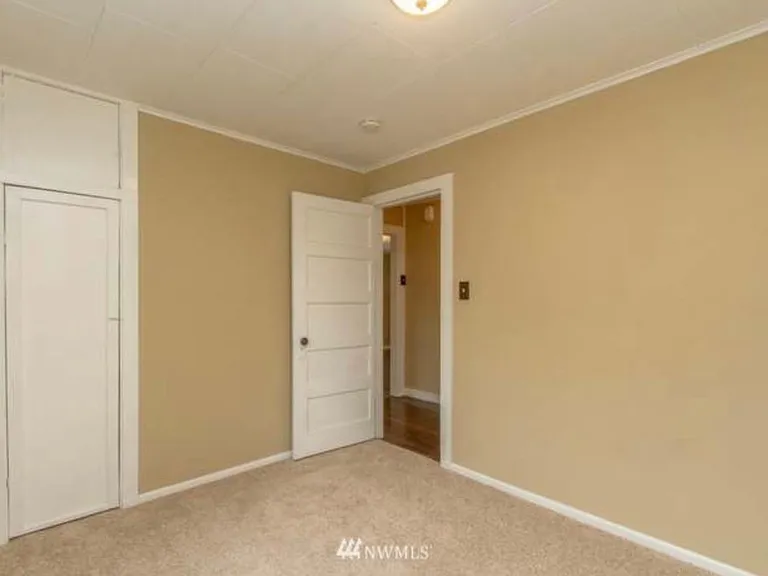 10604 2nd Pl SW — Photo 12