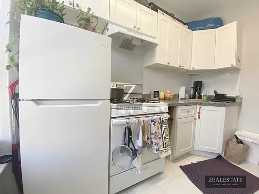 Rented by ZealEstate Group Inc | media 30