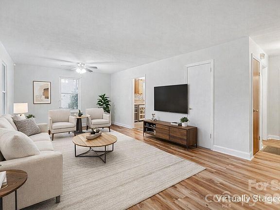 2nd image of 3728 Seaforth Dr