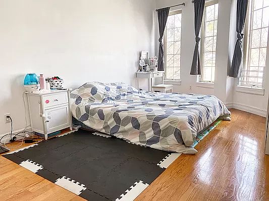 1st image of 10716 37th Ave APT 3A