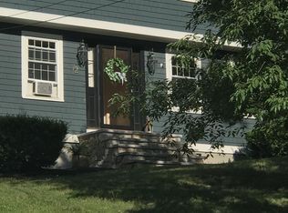 72 Smith Dr, Westwood, MA 02090