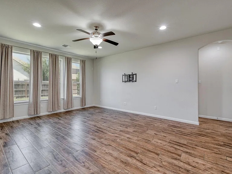 17204 Calipatria Ln — Photo 7
