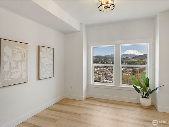 4th image of 117 Orchard Ave S #B