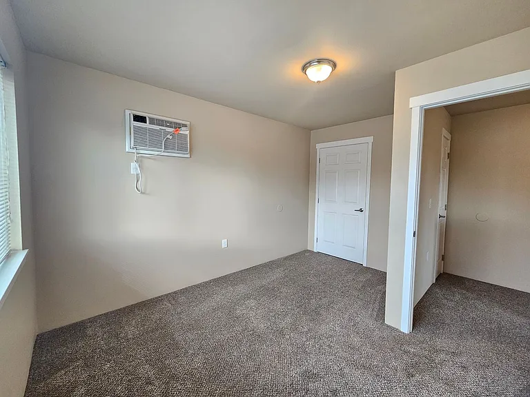 5205-5207 E Upriver Dr — Photo 23