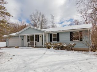 48198 Hickory Ln, Mattawan, MI 49071