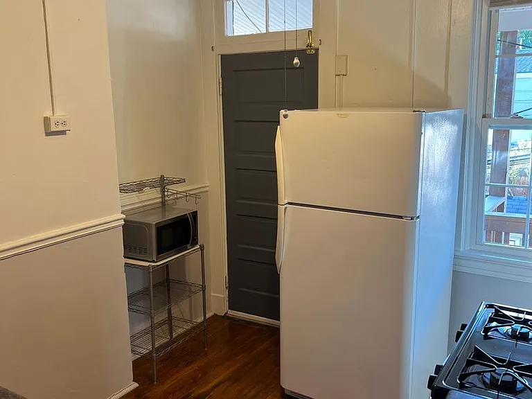 117 S Stafford Ave — Photo 4