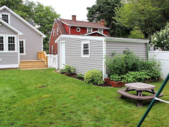 5th image of 638 Shenley Dr