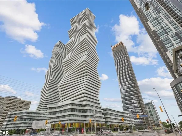 3900 Confederation Pkwy #1005, Mississauga, ON L5B 0K7